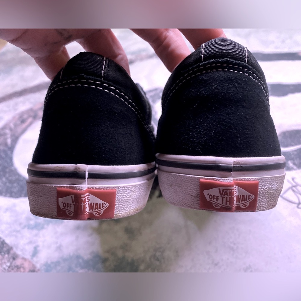 Vans - Picture 2 of 4